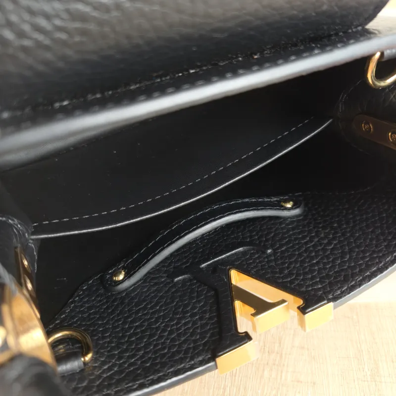 Louis Vuitton Crossbody Bag Capucines Black Calfskin Mini 21 × 8 × 14 cm — detail view 11 of 12