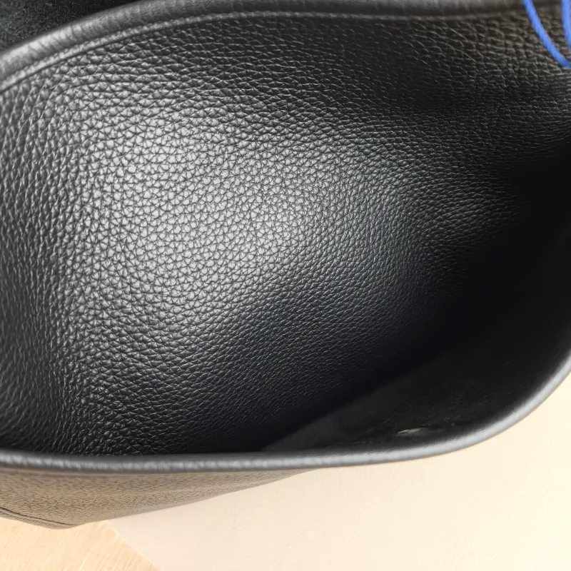 Hermès Crossbody Bag Evelyne 29 29 Black Taurillon Clemence TC Calfskin Small 29 × 8 × 30 cm B — detail view 8 of 10