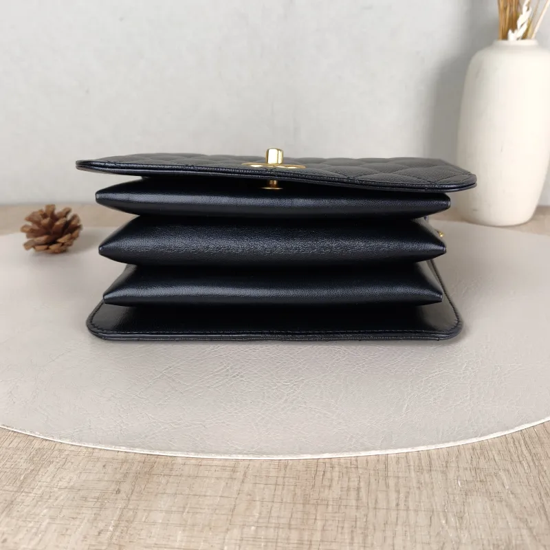 Chanel Crossbody Bag Black Grained Calfskin 21 × 9 × 15 cm — cover view 3 of 5