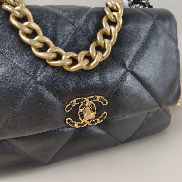 Chanel 19bag Medium Black with Gold-Tone Hardware Lambskin Microchip Edition · 30 × 10 × 20 cm