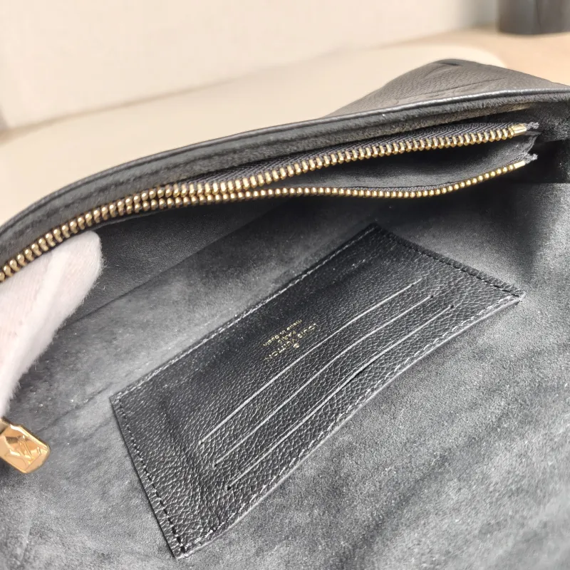 Louis Vuitton Crossbody Bag IVY Black Empreinte Embossed Calfskin Monogram Small23.5 × 4.3 × 12 cm — detail view 5 of 13