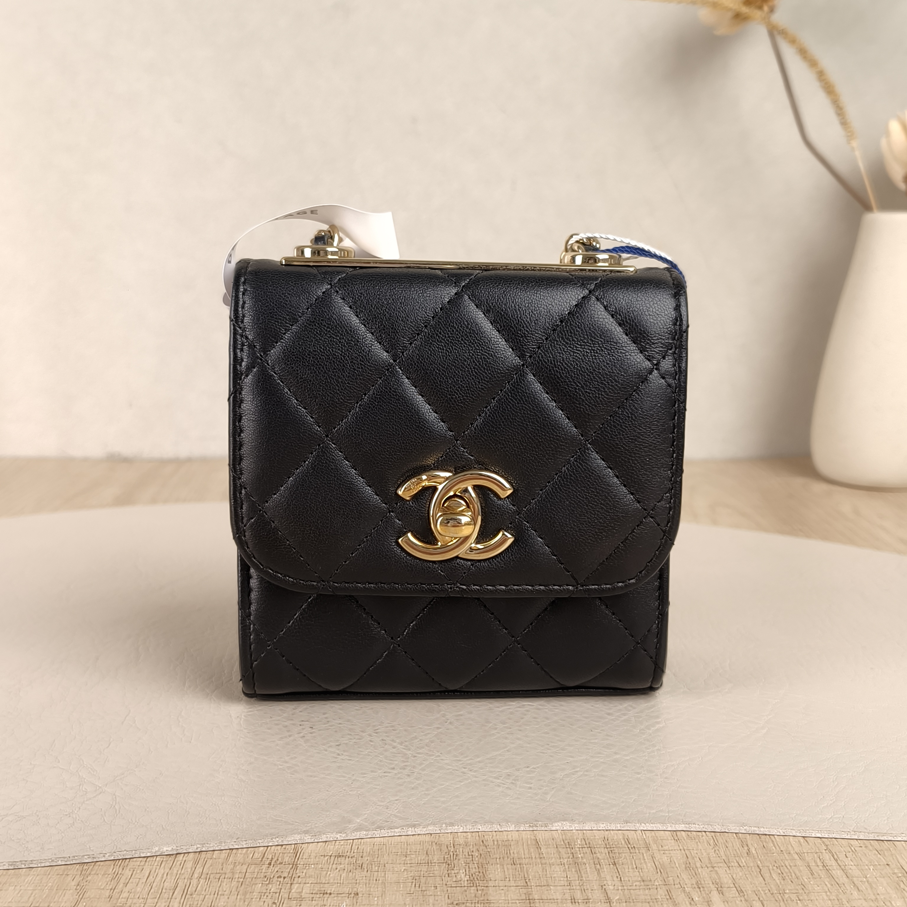 Chanel Crossbody Bagtrendy cc woc Black Lambskin Mini11 × 5.5 × 11 cm