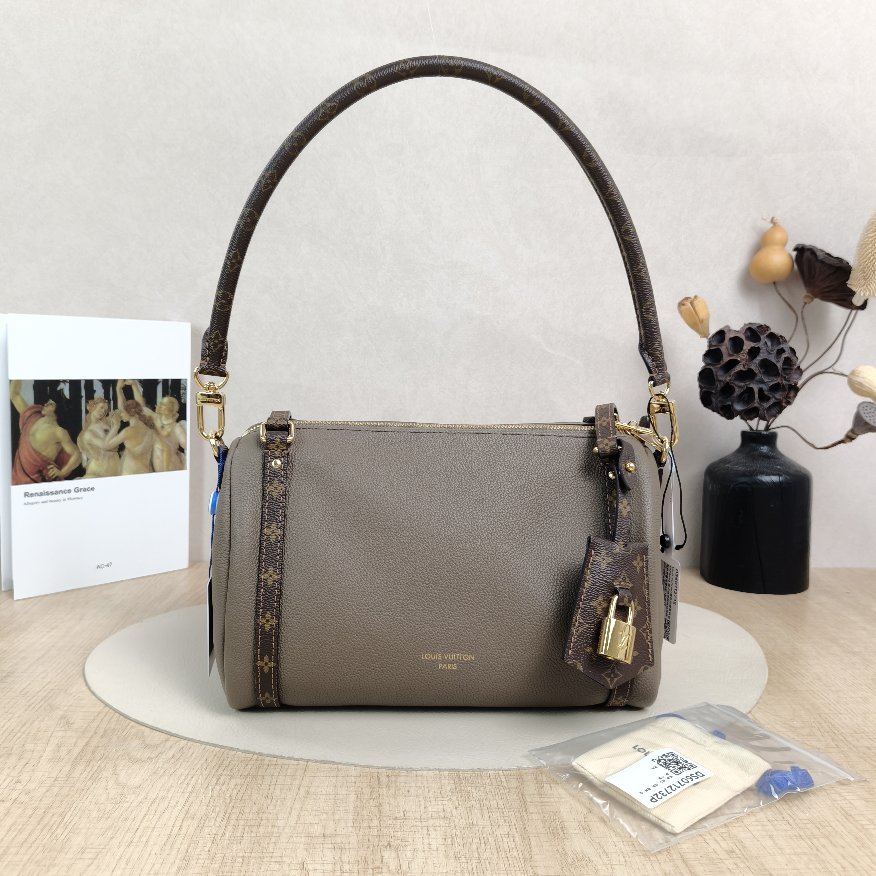 Louis Vuitton Shoulder Bag EXPRESS Shoulder Bag Grey Calfskin Small26 × 13.5 × 17 cm — cover view 5 of 6