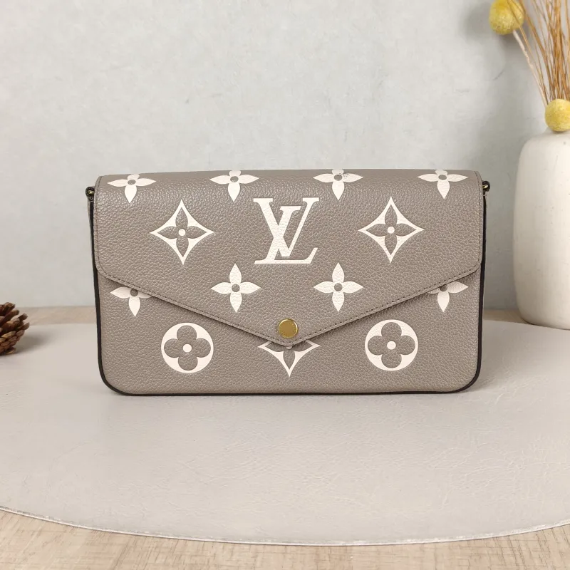 Louis Vuitton Crossbody Bag Pochette Félicie · White Calfskin Small 21 × 3 × 12 cm