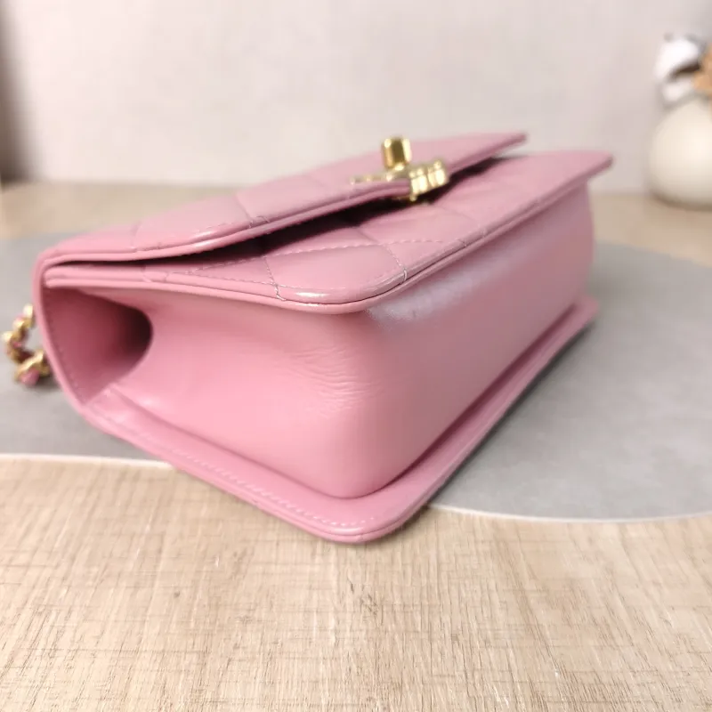 Chanel Crossbody Bag Calfskin Small 19 × 8 × 12 cm — detail view 5 of 10