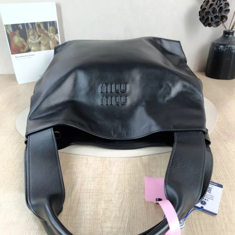 Miumiu Shoulder Bag Shoulder Bag Black Calfskin One Size 38 × 11 × 38 cm — detail view 2 of 11