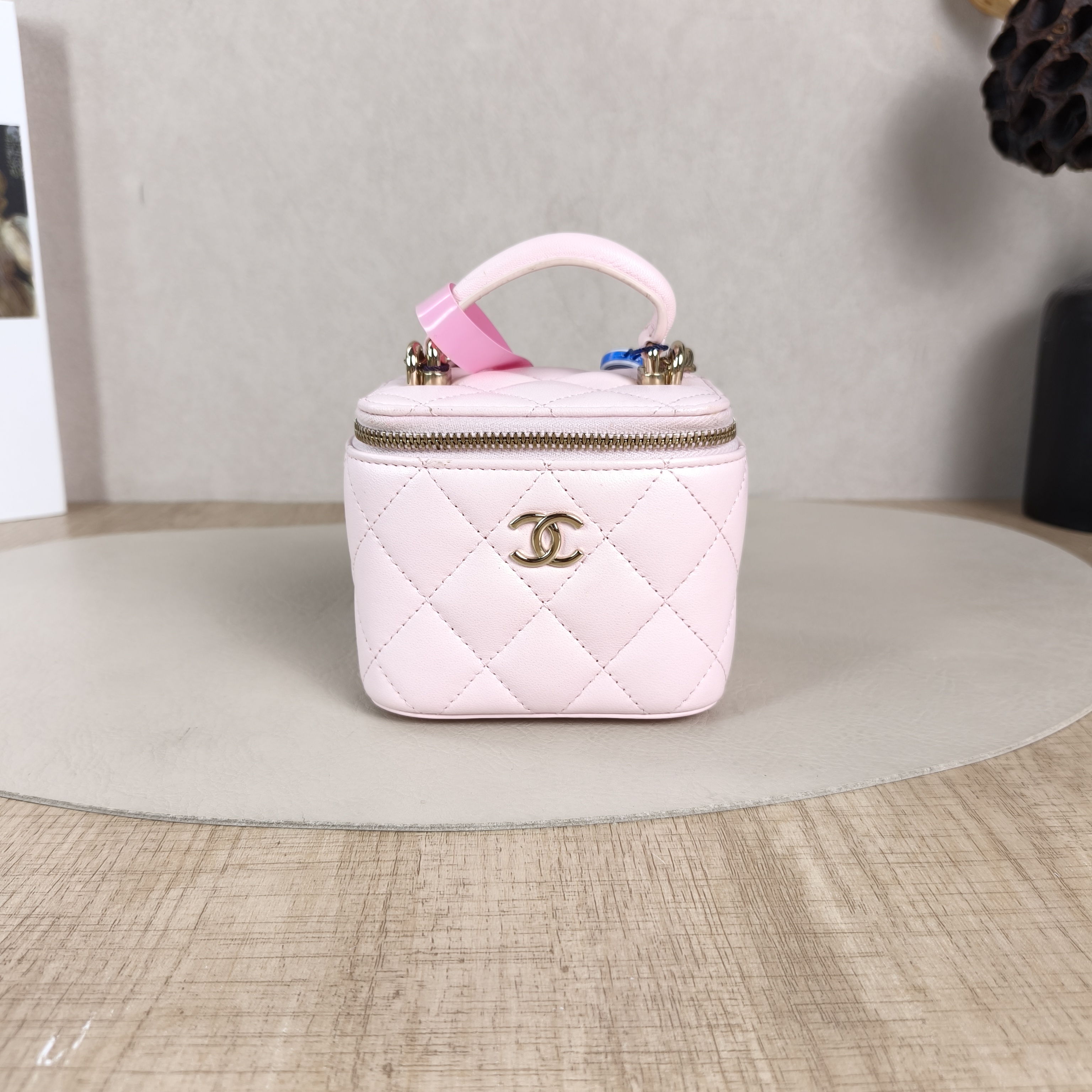 Chanel Crossbody Bag Edition Pink Lambskin One Size10 × 7 × 9 cm