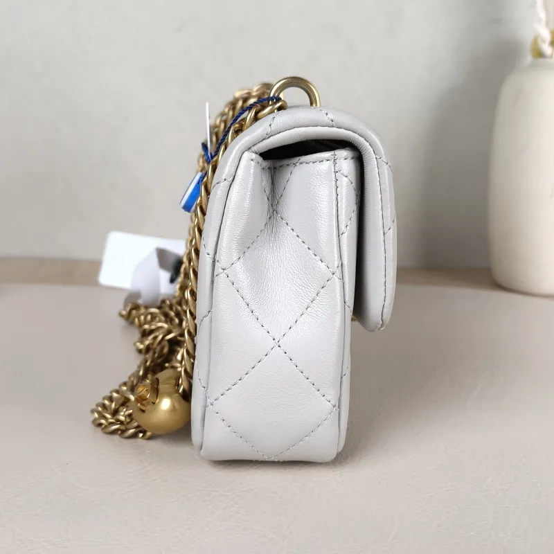 Chanel Crossbody Bag Grey Lambskin One Size19 × 5 × 12.5 cm — detail view 4 of 13