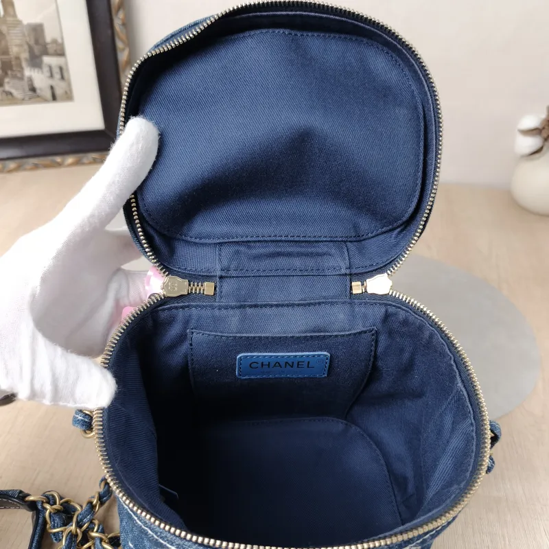Chanel Top Handle Crossbody Bag Blue One Size17 × 13 × 18 cm — detail view 9 of 20