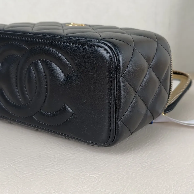 Chanel Crossbody Bag Edition Box Bag Cosmetic Bag Black Lambskin 17 × 8 × 9.5 cm — detail view 14 of 14