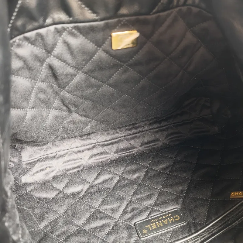 Chanel Shoulder Bag 22Bag Black CC alfskin Small 35 × 7 × 37 cm — detail view 11 of 12