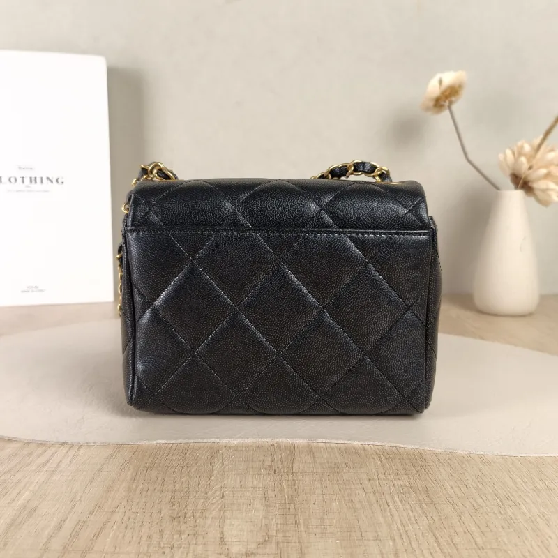 Chanel Crossbody Bag Edition Black Calfskinmini16.5 × 7 × 13 cm — cover view 2 of 5