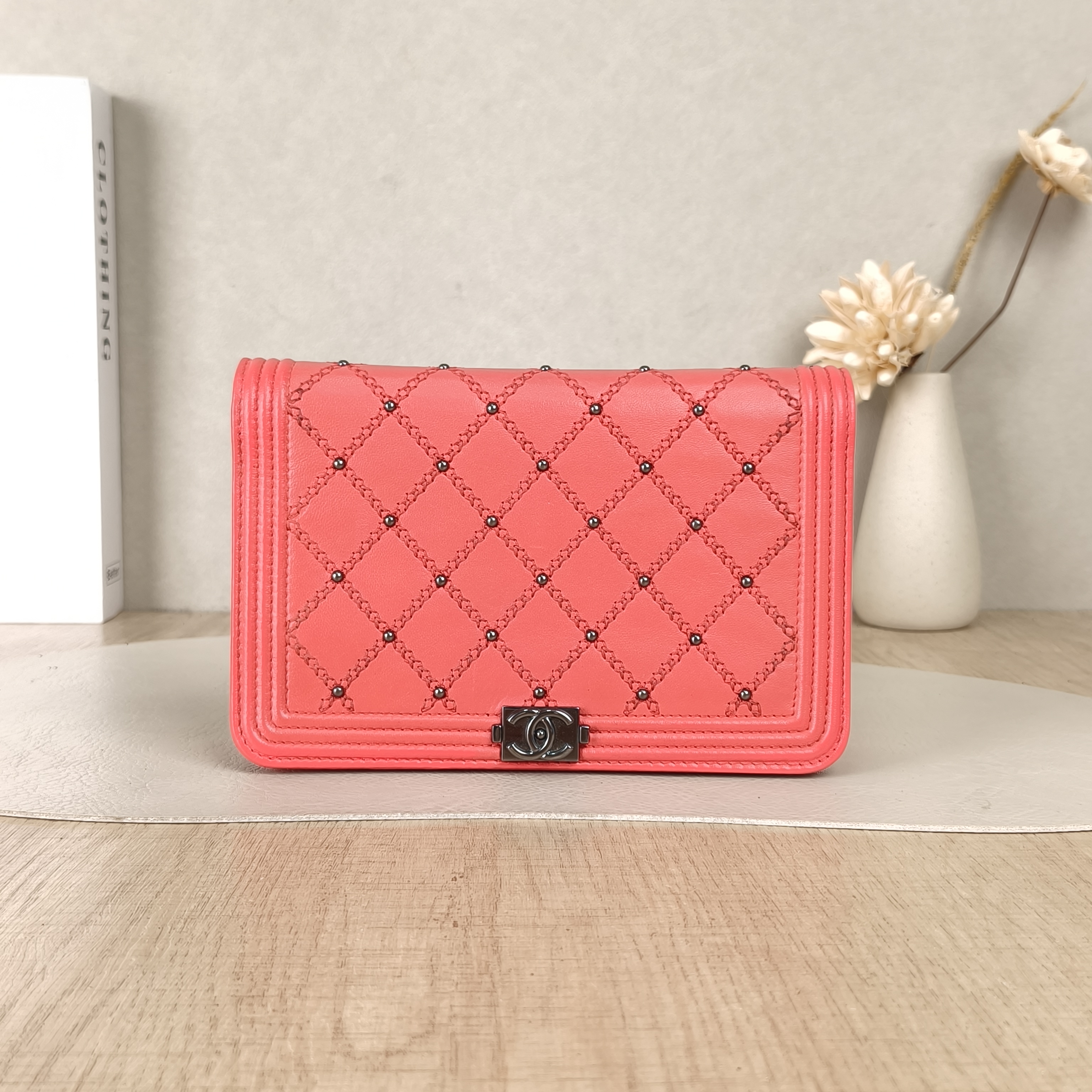 Chanel Crossbody Bag Le Boy​ WOC Red Calfskin Edition mini19.2 × 3.5 × 12.3 cm