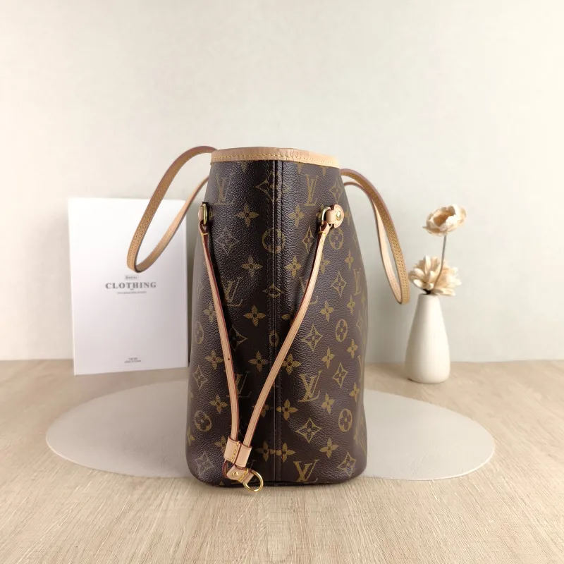 Louis Vuitton Shoulder Bag Neverfull Monogram PVC Medium 31 × 14 × 28 cm — detail view 5 of 11