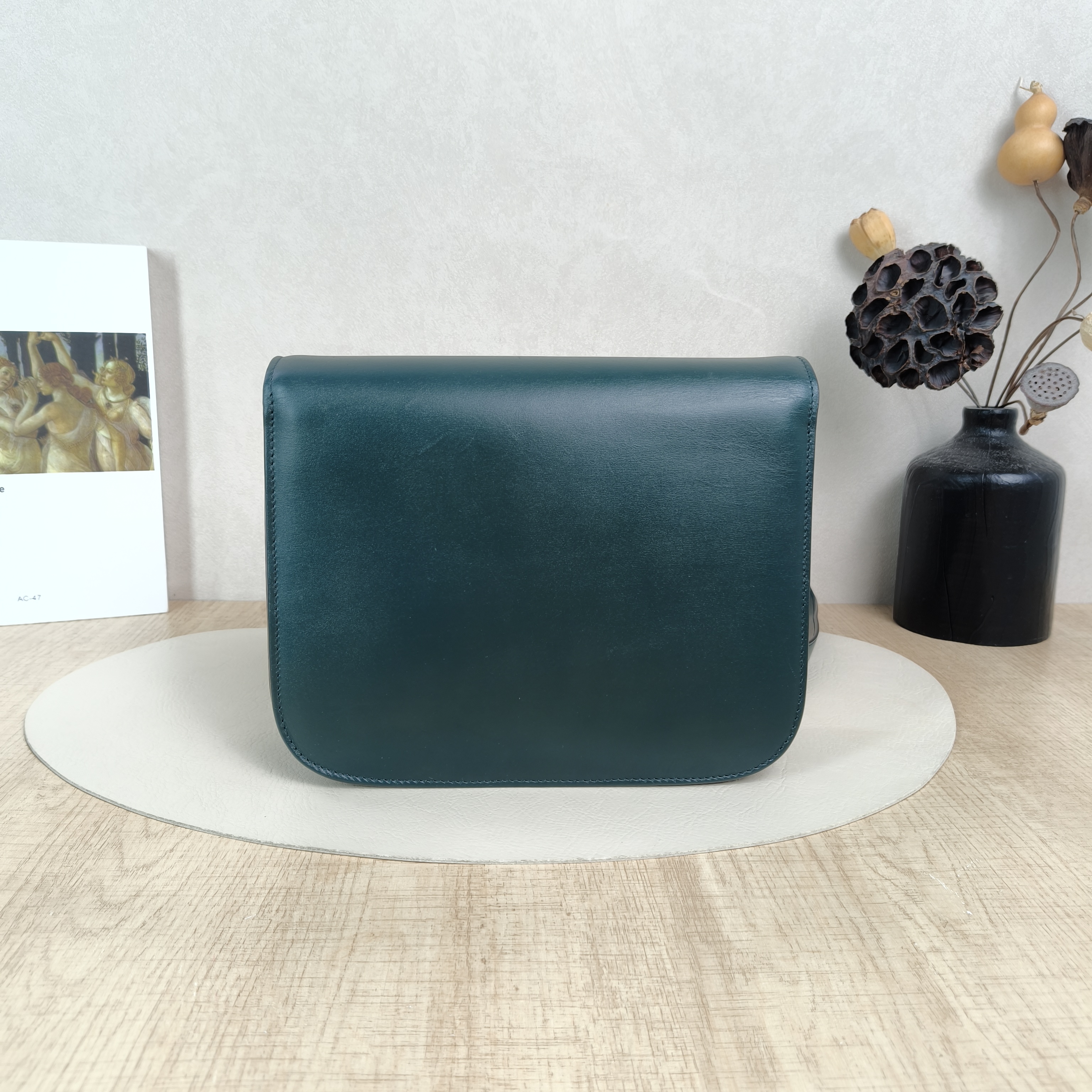 CELINE Crossbody Bag Classic Box Green Calfskin Medium24 × 7 × 18 cm — cover view 3 of 5