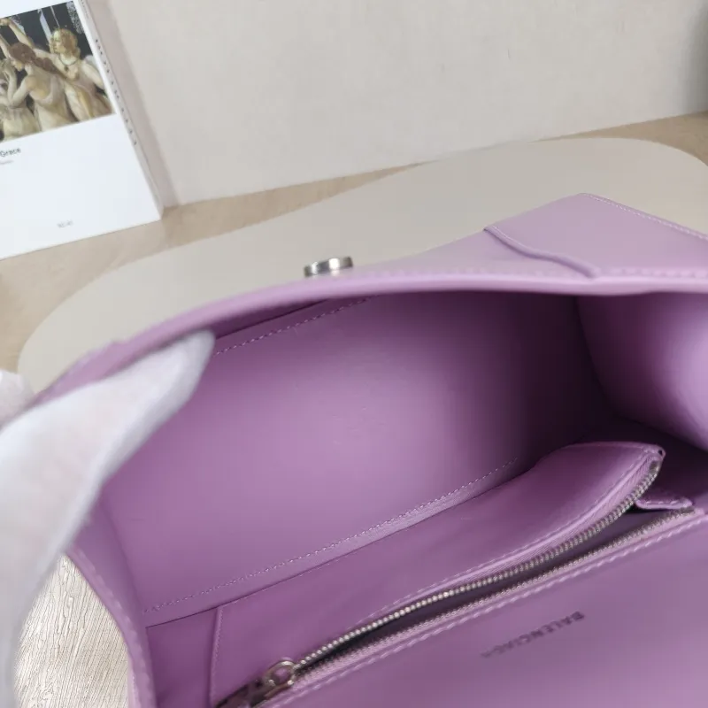 BALENCIAGA Crossbody Bag Hourglass Hourglass Bag Calfskin Small 23 × 10 × 14 cm — detail view 13 of 14