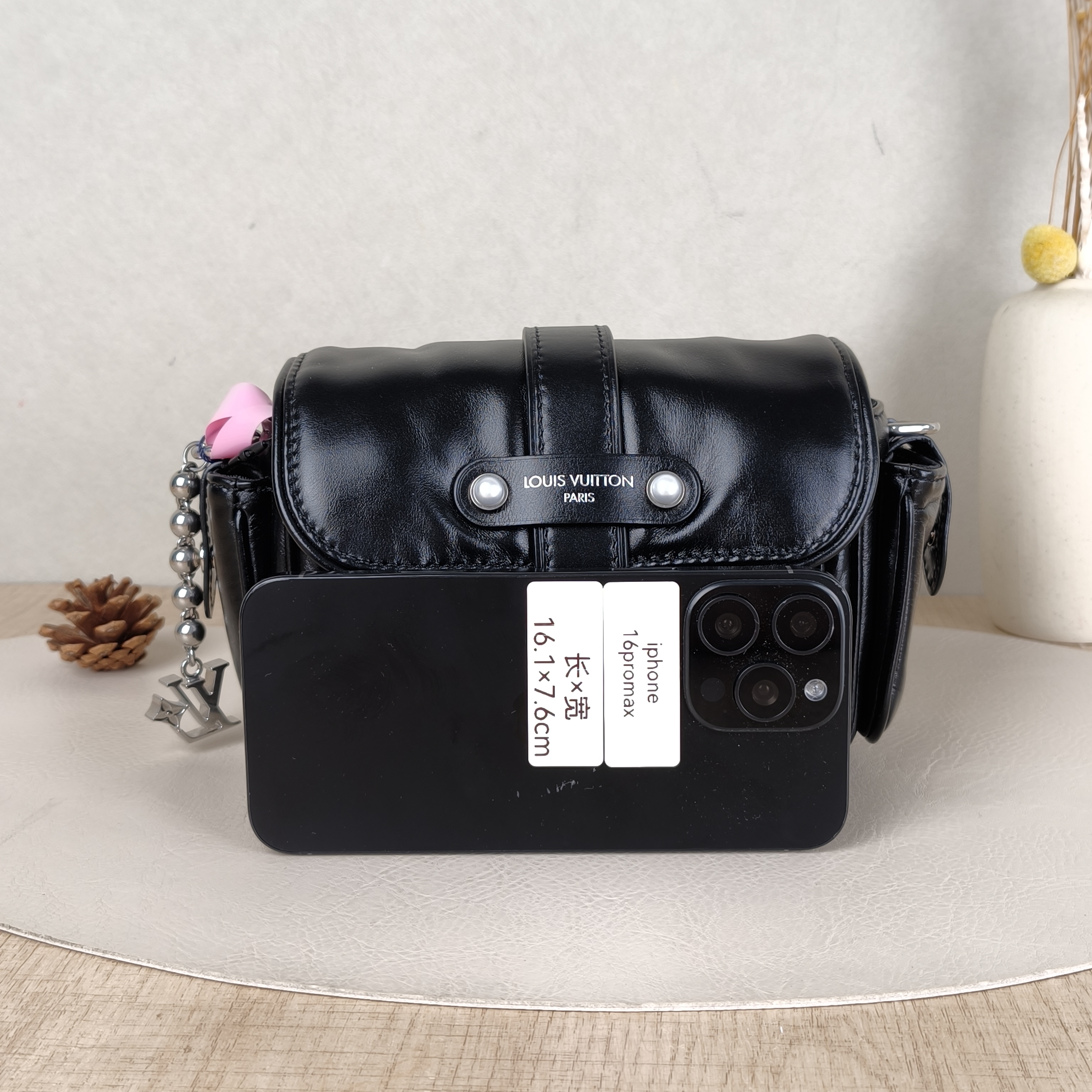 Louis Vuitton Crossbody Bag CARGO Camera Bag Black Calfskinmini23 × 10 × 14 cm — cover view 5 of 5