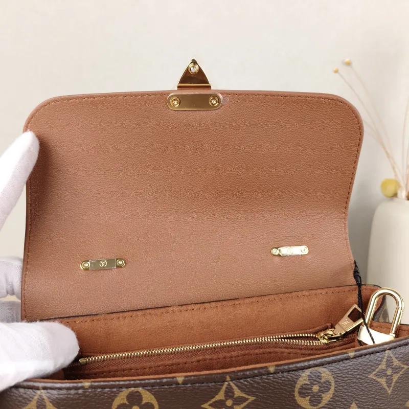 Louis Vuitton Crossbody Bag MADELEINE PVC · Calfskin BB24.5 × 8 × 16 cm — detail view 11 of 15