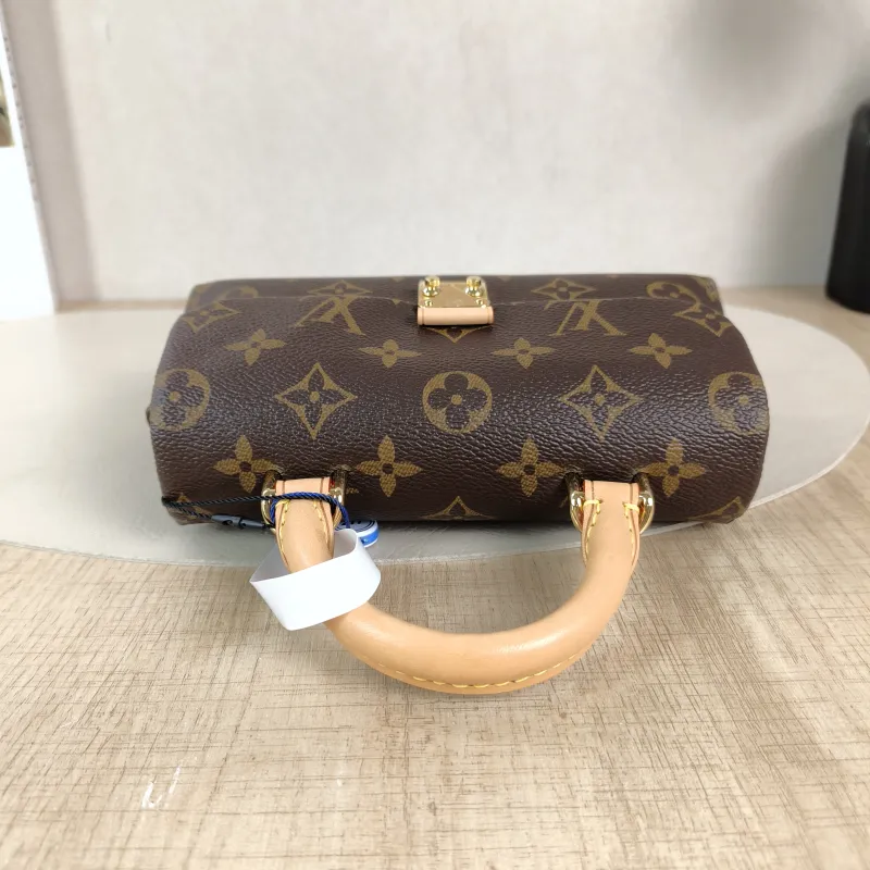 Louis Vuitton Crossbody Bag MADELEINE Monogram PV Cnano21 × 6 × 12.5 cm — detail view 2 of 13