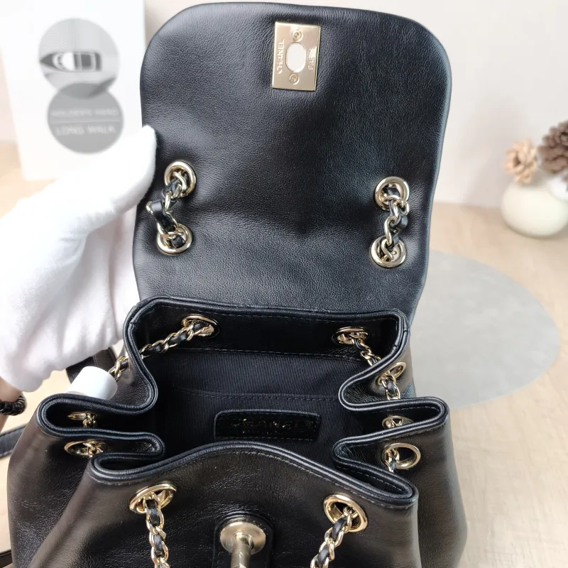 Chanel Backpack Duma Black Calfskin Small18 × 12 × 18.5 cm — detail view 4 of 10