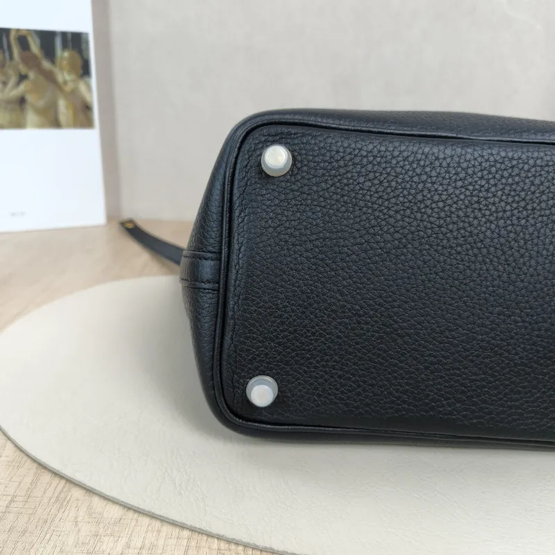 Hermès Top Handle Bag Picotin Lock 18 18Black Clemence Taurillon TC Calfskin Small18 × 13 × 19 cm — detail view 1 of 11