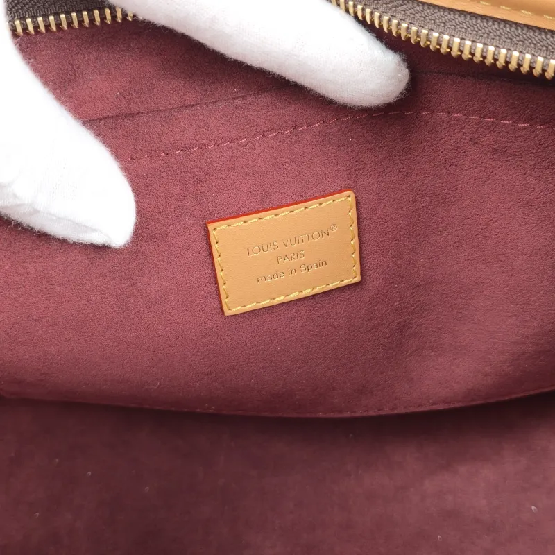 Louis Vuitton Shoulder Bag Carryall East West Monogram PVC 36 × 10 × 19 cm — detail view 12 of 13
