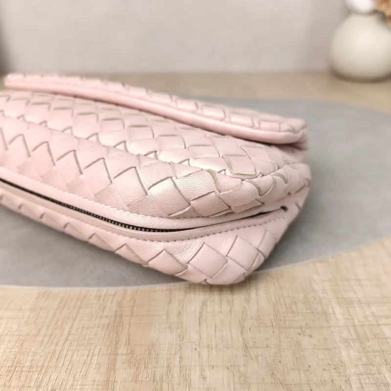 Bottega Veneta Shoulder Bag Woven Messenger Bag Pink Lambskin One Size19 × 5 × 11 cm — detail view 5 of 10