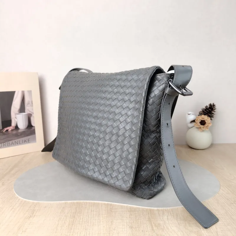 Bottega Veneta Shoulder Bag Messenger Bag Grey Calfskin One Size 30 × 7.5 × 31 cm — cover view 2 of 5