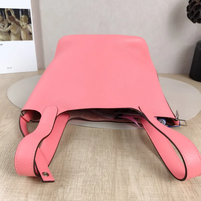 Hermès Top Handle Bag Picotin Lock 18 18 8W Small 18 × 13 × 18 cm K — detail view 2 of 11
