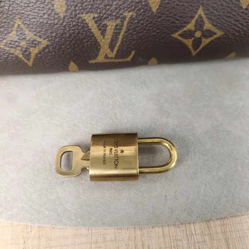 Louis Vuitton Crossbody Bag Speedy20 Shoulder Strap PVC Small20.5 × 12 × 13.5 cm — detail view 8 of 13