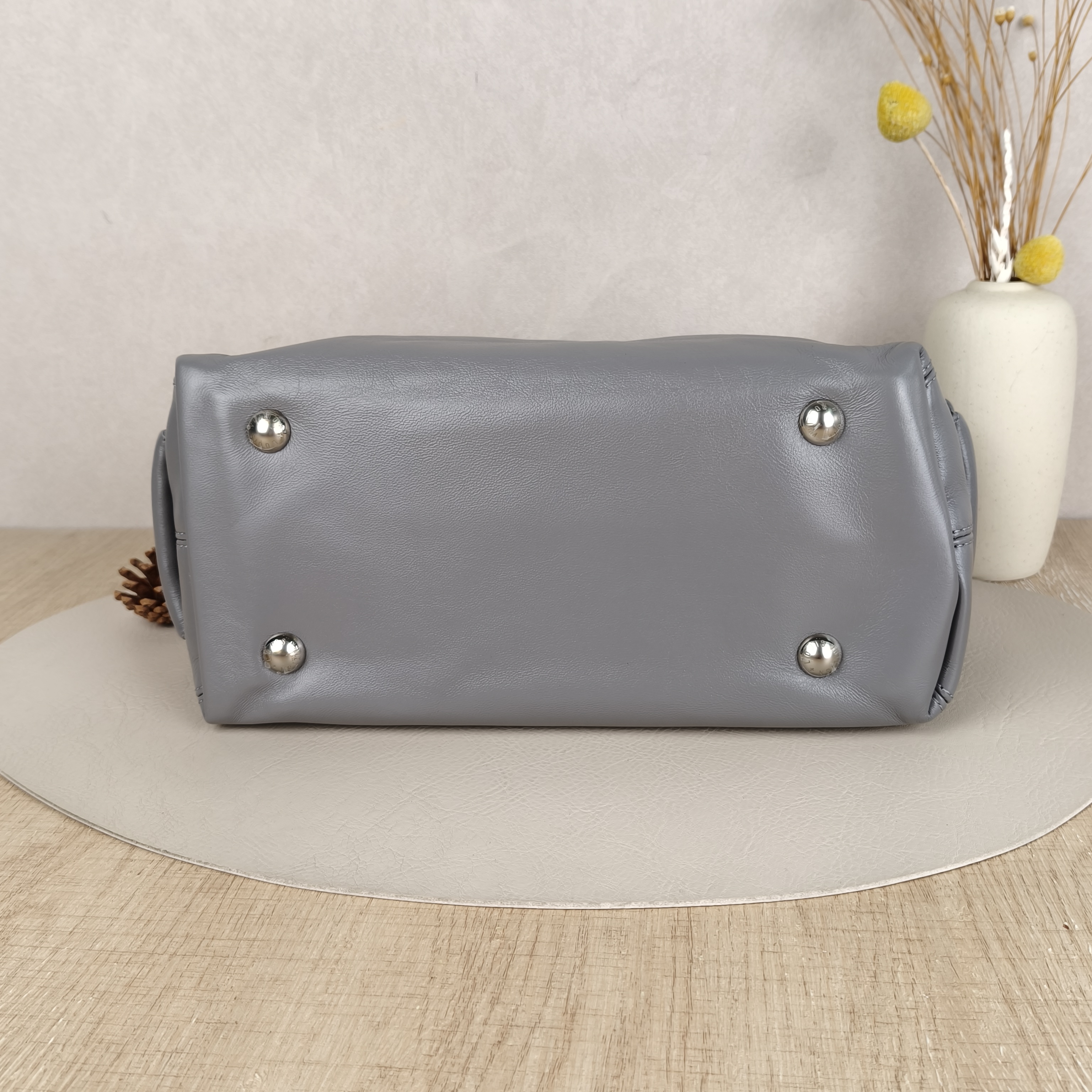 Louis Vuitton Crossbody Bag Carryall Cargo Vibe Grey SL ambskin Small33.5 × 15 × 23 cm — cover view 7 of 8