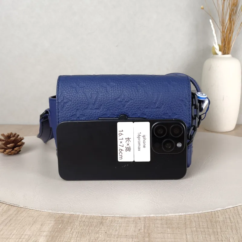 Louis Vuitton Crossbody Bag Steamer Box Blue Calfskinmini18 × 6.5 × 11 cm — cover view 3 of 6