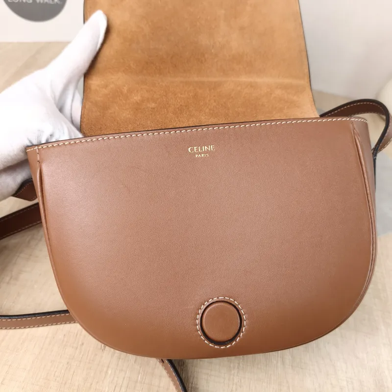 CELINE Crossbody Bag FOLCO TRIOMPHE Caramel Calfskin One Size 18.5 × 7 × 15 cm — detail view 4 of 12