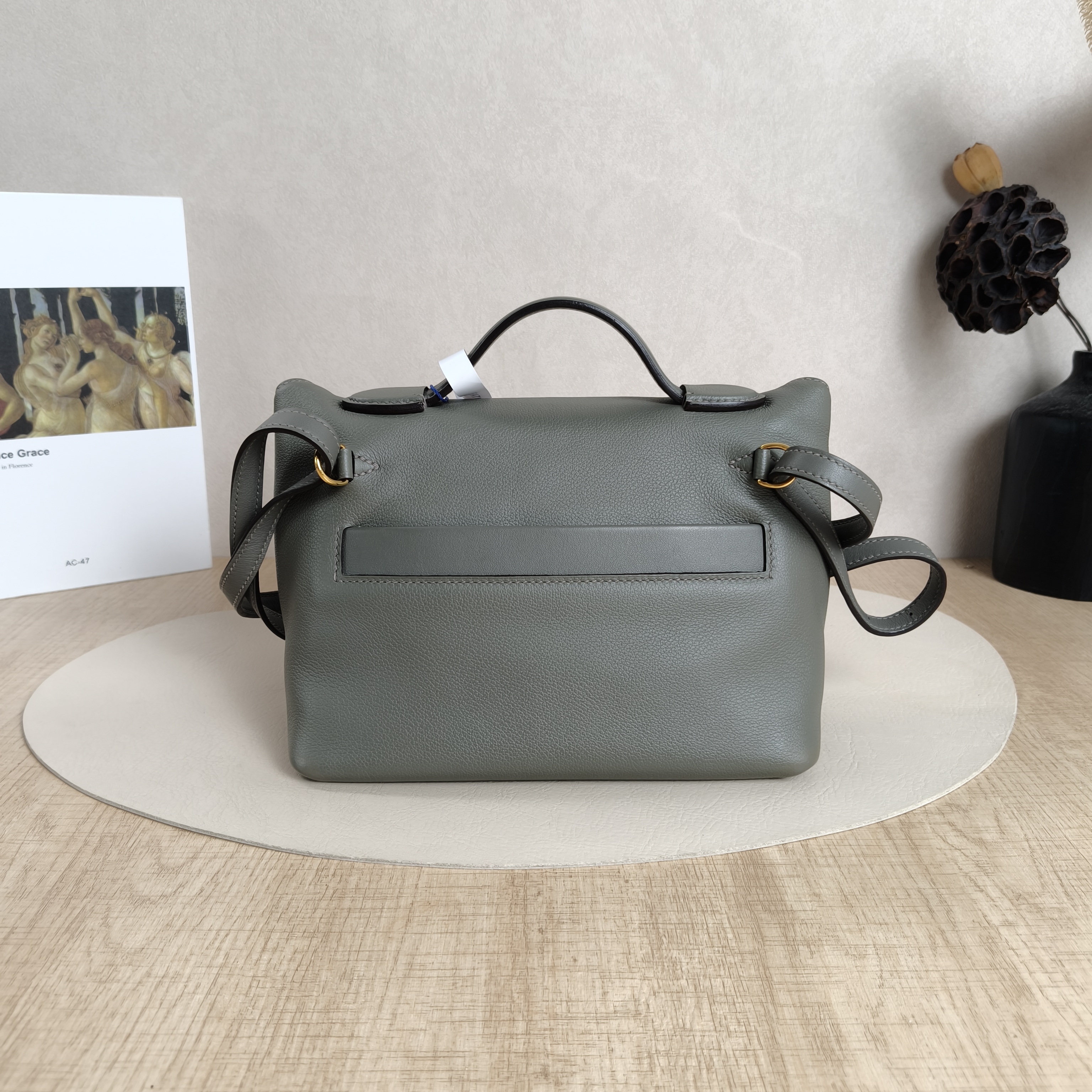 Hermès Crossbody Bag24 · 24 21 Shoulder Bag Grey Evercolor Calfskinmini21 × 10 × 16 cm — cover view 10 of 10