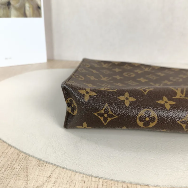 Louis Vuitton Clutch26 Monogram PVC Large25 × 5.5 × 20 cm — detail view 9 of 9