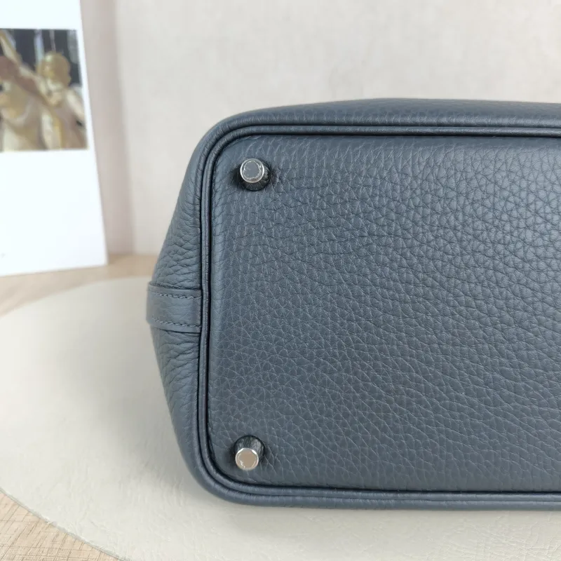 Hermès Top Handle Bag Picotin Lock 18 18 TC Calfskin Small 18 × 13 × 18 cm W — detail view 3 of 10
