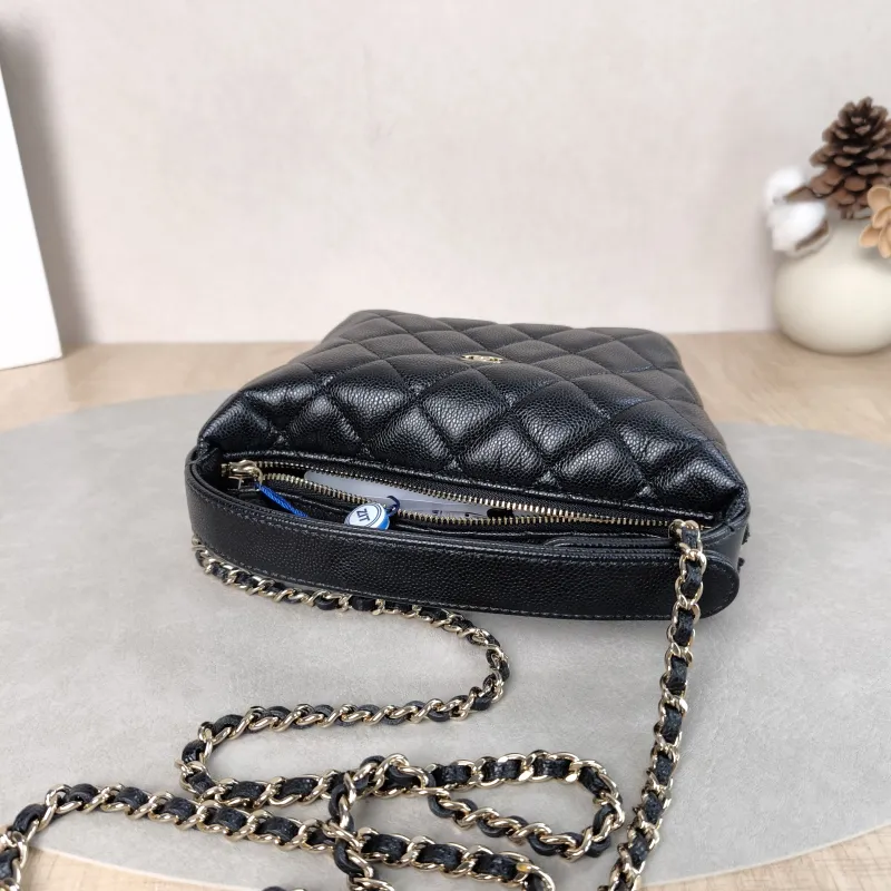 Chanel Crossbody Bag25c Vanity Case Bag Black Grained Calfskin15.5 × 6 × 12 cm — detail view 2 of 16