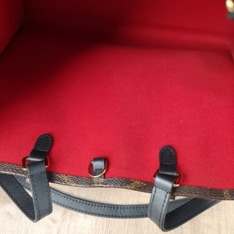 Louis Vuitton Shoulder Bag Onthego Medium Monogram PVC Medium35 × 14 × 27 cm — detail view 5 of 11
