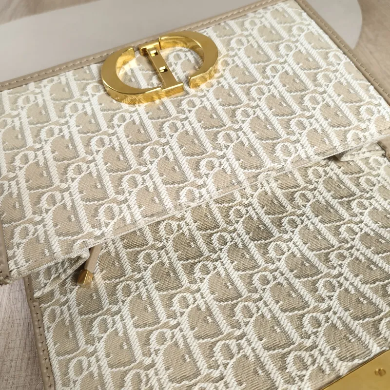 DIOR Crossbody Bag30Montaigne 30Beige Canvas Medium25 × 9 × 16.5 cm — detail view 2 of 9