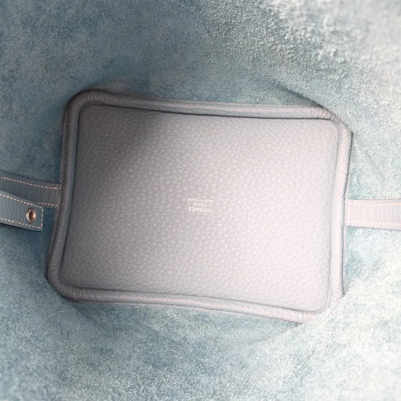 Hermès Top Handle Bag Picotin Lock 18 Taurillon Clemence TC Calfskin Small 18 × 13 × 18 cm K — detail view 4 of 12