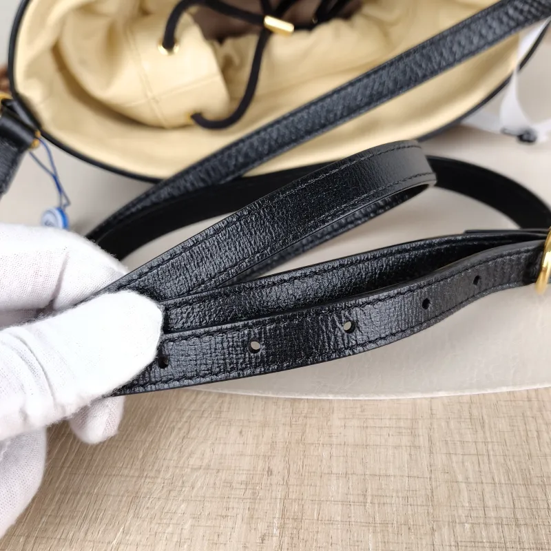 GUCCI Crossbody Bag horsebit 1955 Crossbody Bag Black Calfskin One Size 22 × 12 × 25 cm — detail view 3 of 11