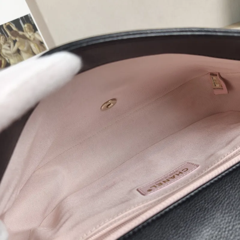 Chanel Crossbody Bag cf Collection Crossbody Bag Black Calfskin One Size 26 × 7 × 18 cm 24 — detail view 8 of 13