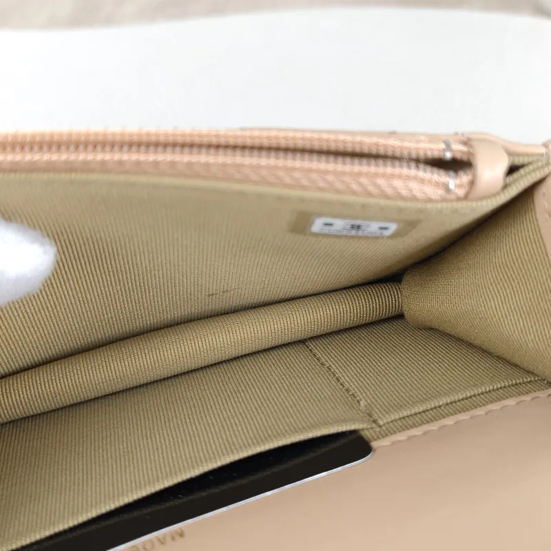 Chanel Crossbody Bag woc Collection Taupe Lambskin mini17 × 5 × 9.5 cm — detail view 14 of 15