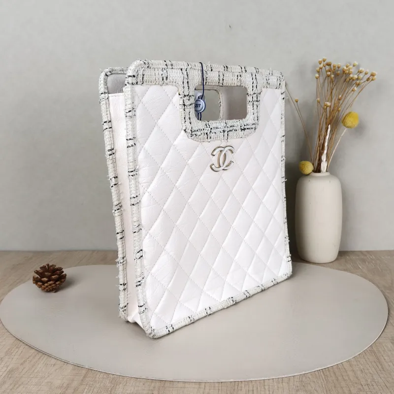 Chanel Shoulder Bag Edition c Tote Bag White Calfskin One Size26 × 6 × 29.5 cm — cover view 3 of 5