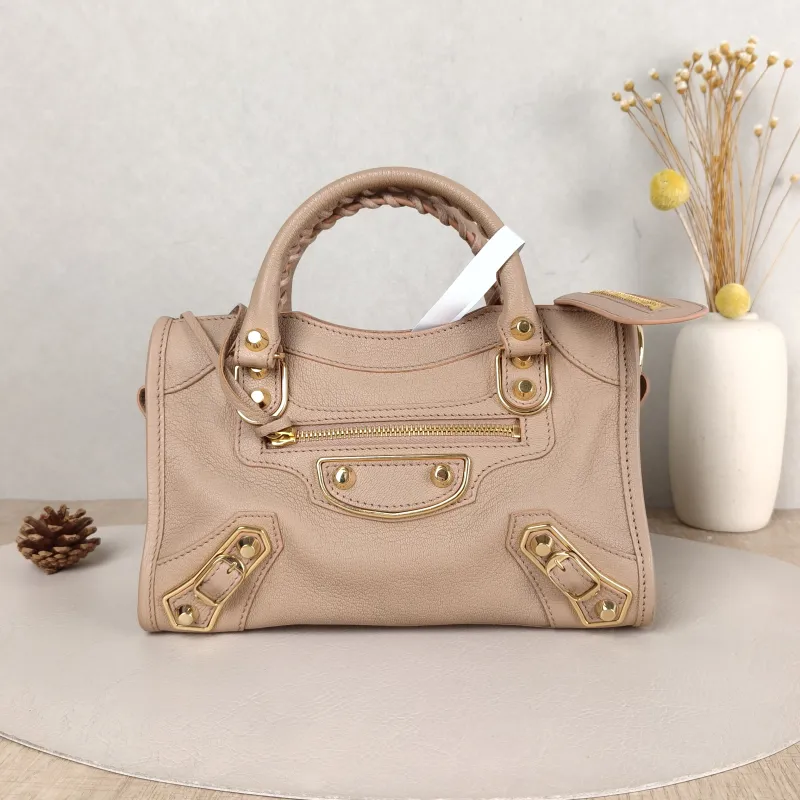 BALENCIAGA Crossbody Bag Classic City Pink Calfskin Mini 24 × 10 × 16 cm
