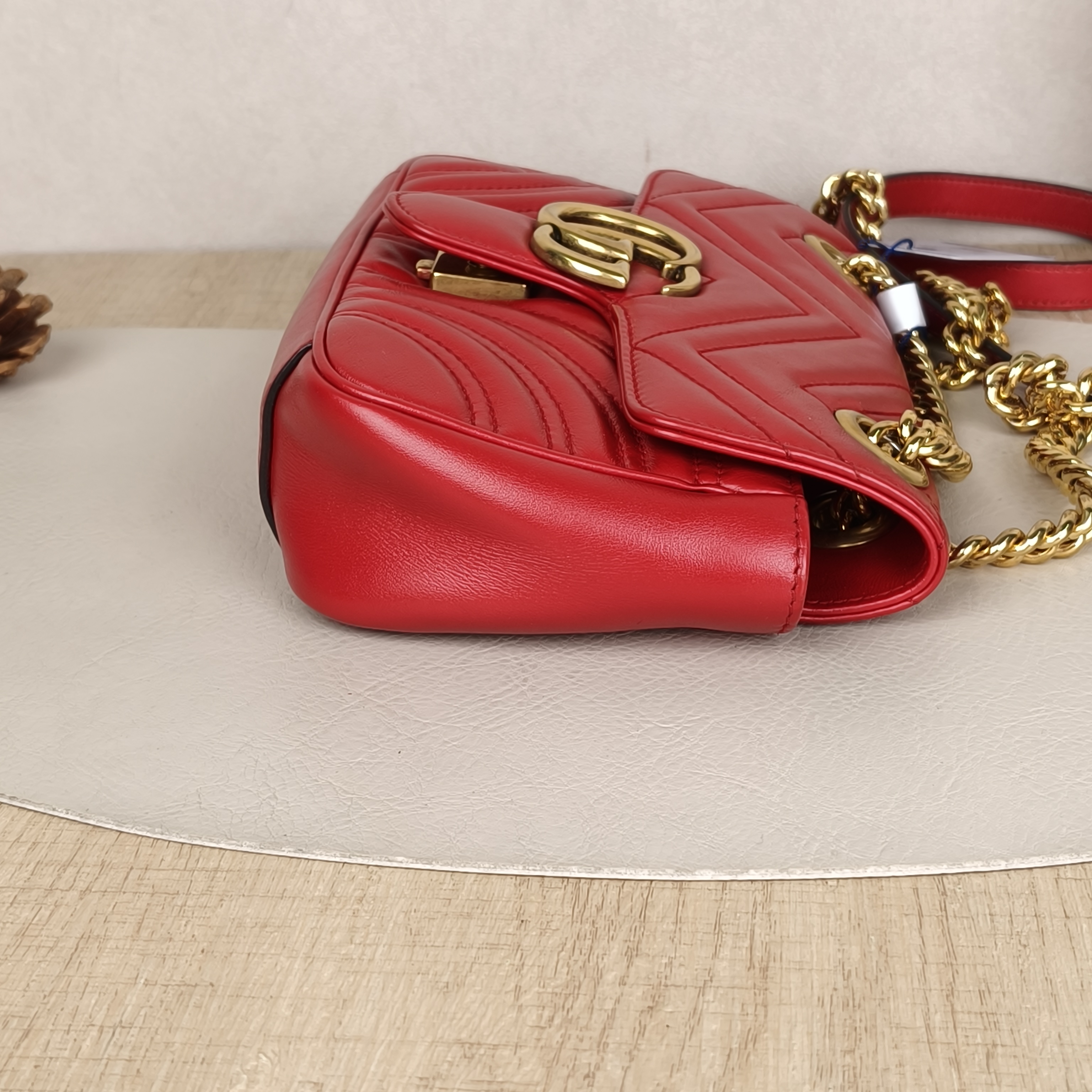 GUCCI Crossbody Bag GG Marmont Small Marmont 22Red Calfskin22 × 6 × 13 cm — cover view 6 of 8