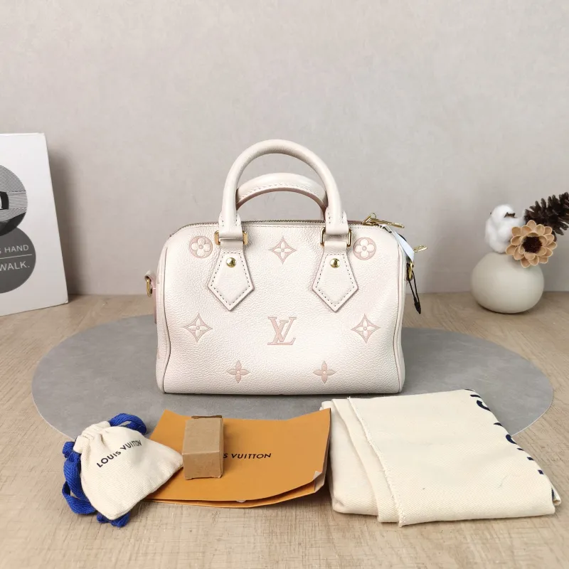 Louis Vuitton Crossbody Bag Speedy20Beige · Pink Empreinte Embossed Calfskin Small20.5 × 12 × 13.5 cm — cover view 6 of 6