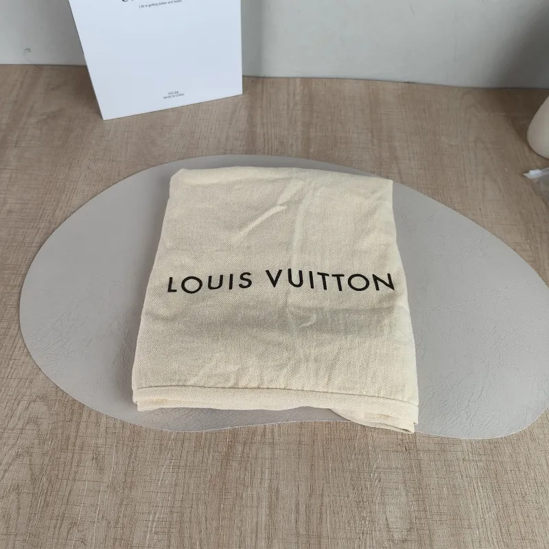 Louis Vuitton Shoulder Bag sully Shoulder Bag Monogram PVC Medium 35 × 14 × 31 cm — detail view 4 of 11