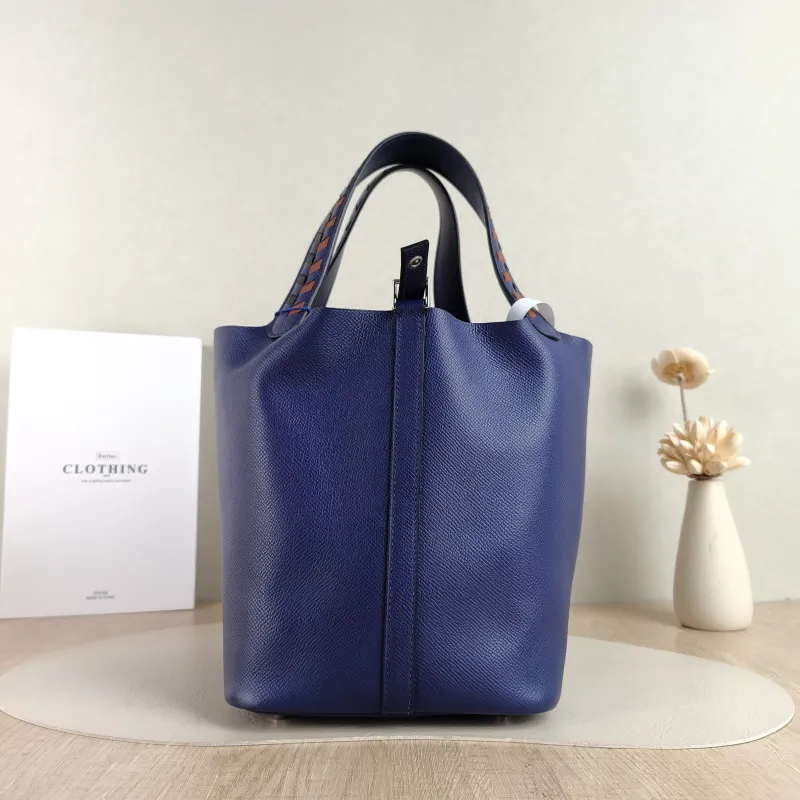Hermès Top Handle Bag Picotin Lock 22 22 Blue Woven Epsom Calfskin Medium 22 × 17 × 21 cm D