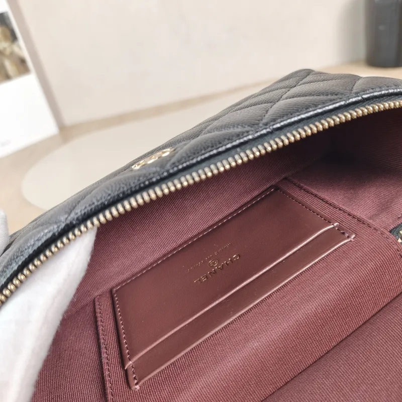 Chanel Crossbody Bag lp Box Bag Top Handle Crossbody Bag Black Grained Calfskin One Size 19.5 × 5 × 17 cm — detail view 13 of 13